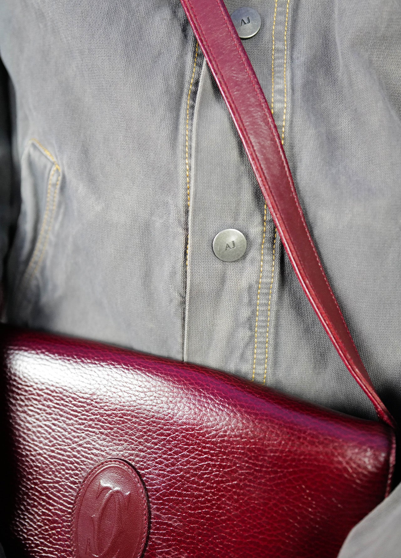 Veste-Armani-Jeans-Grise-Surpiqures-Jaune-05