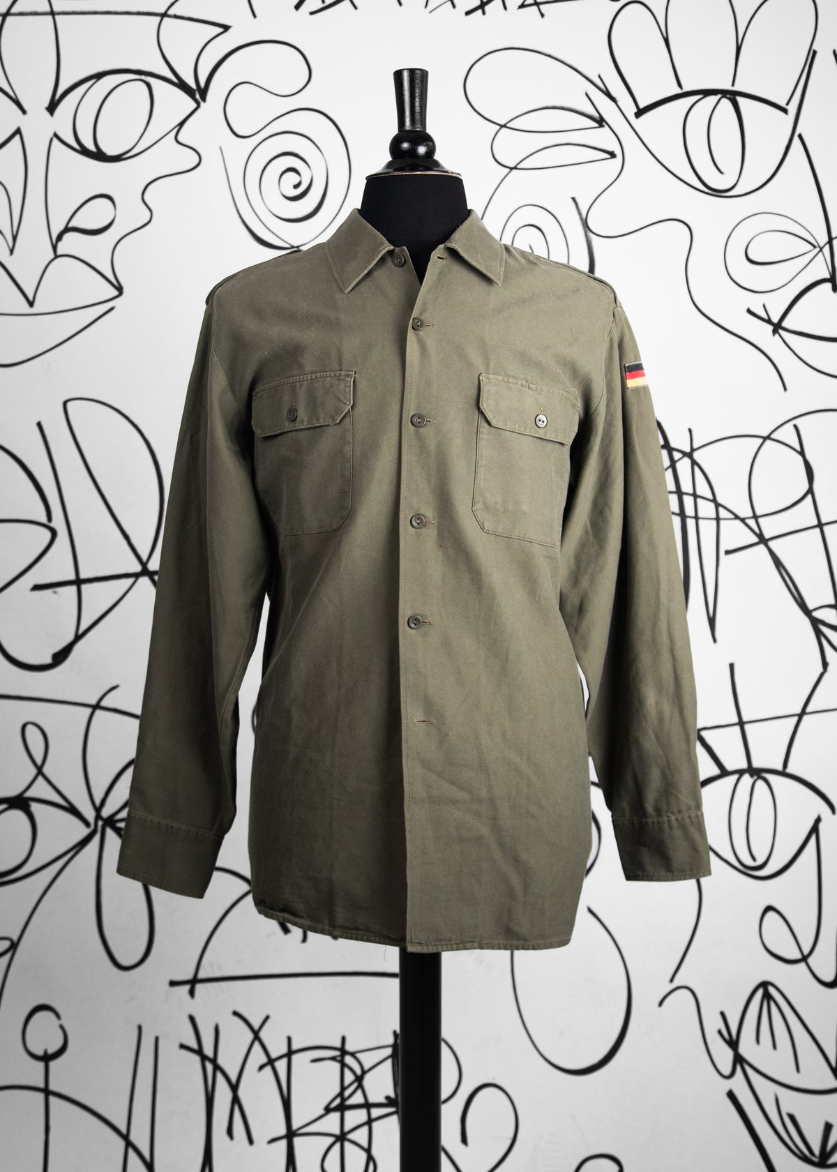 26/50 Surchemise Militaire Vintage Upcycled by Josua Carvalho