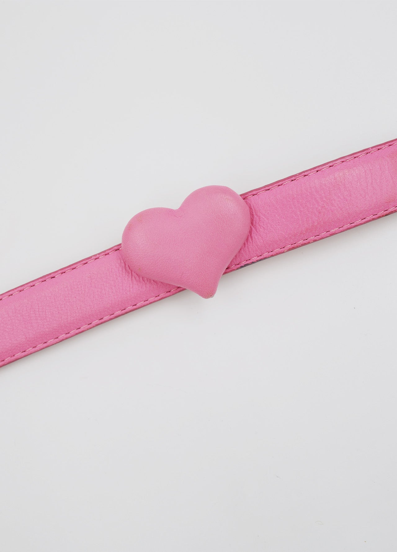 Ceinture Moschino Vintage cuir rose avec petit coeur