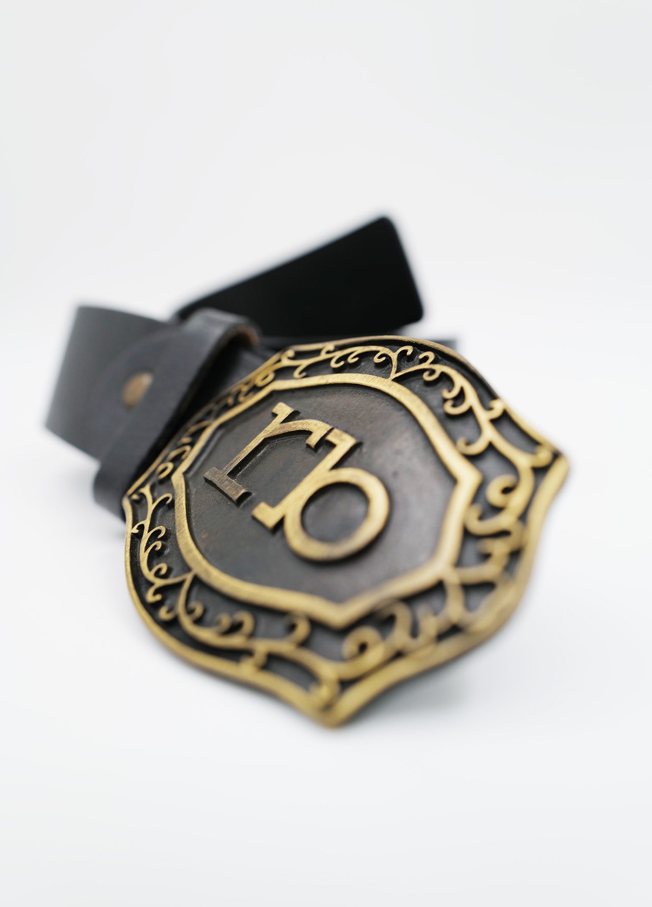Ceinture Rocco Barocco noir avec logo dorée sur la boucle noir 