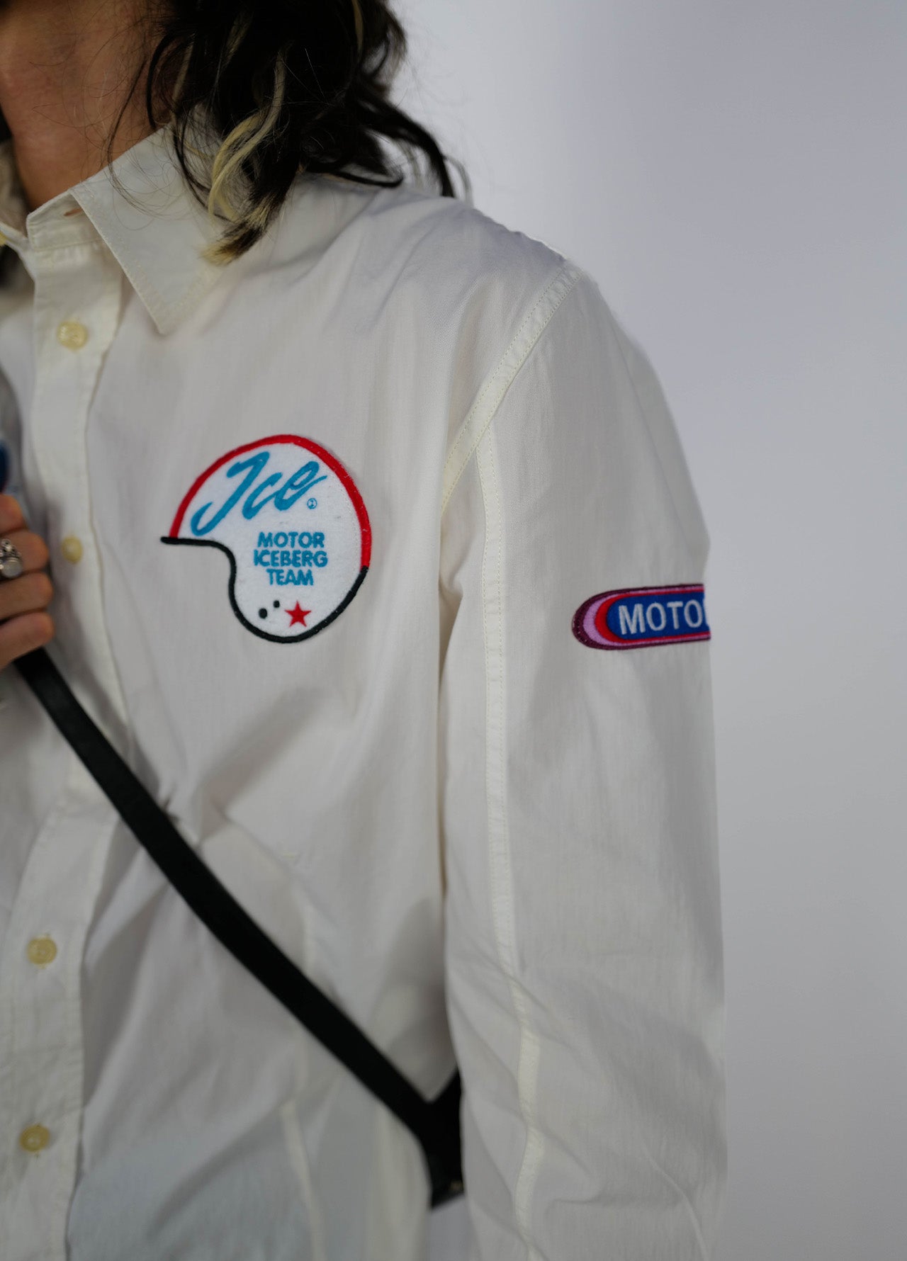 Chemise-Iceberg-Racers-Blanche-Motif-Bleu-Vintage-05