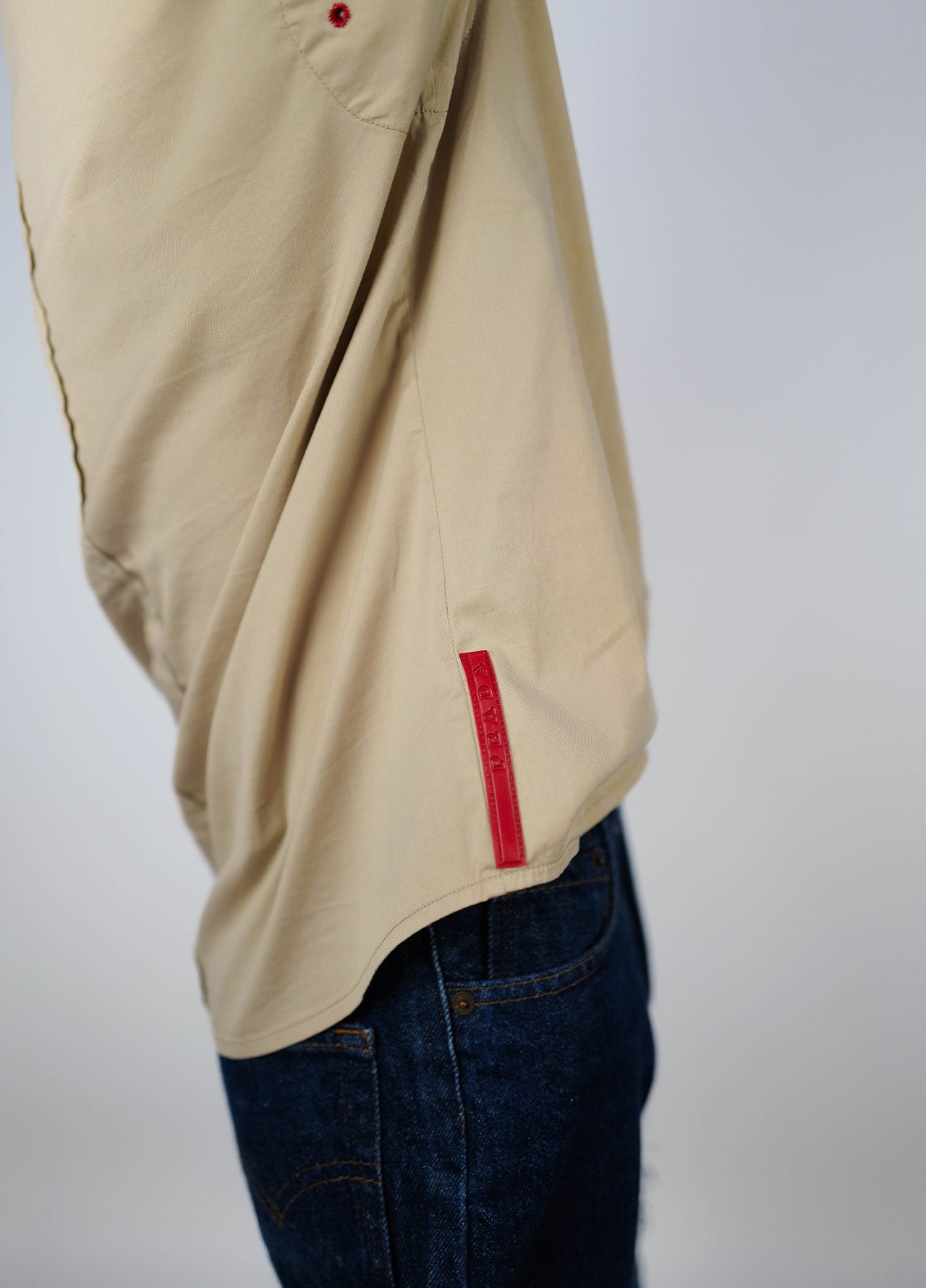 Chemise-Prada-Beige-Manche-Courte-Vintage-02