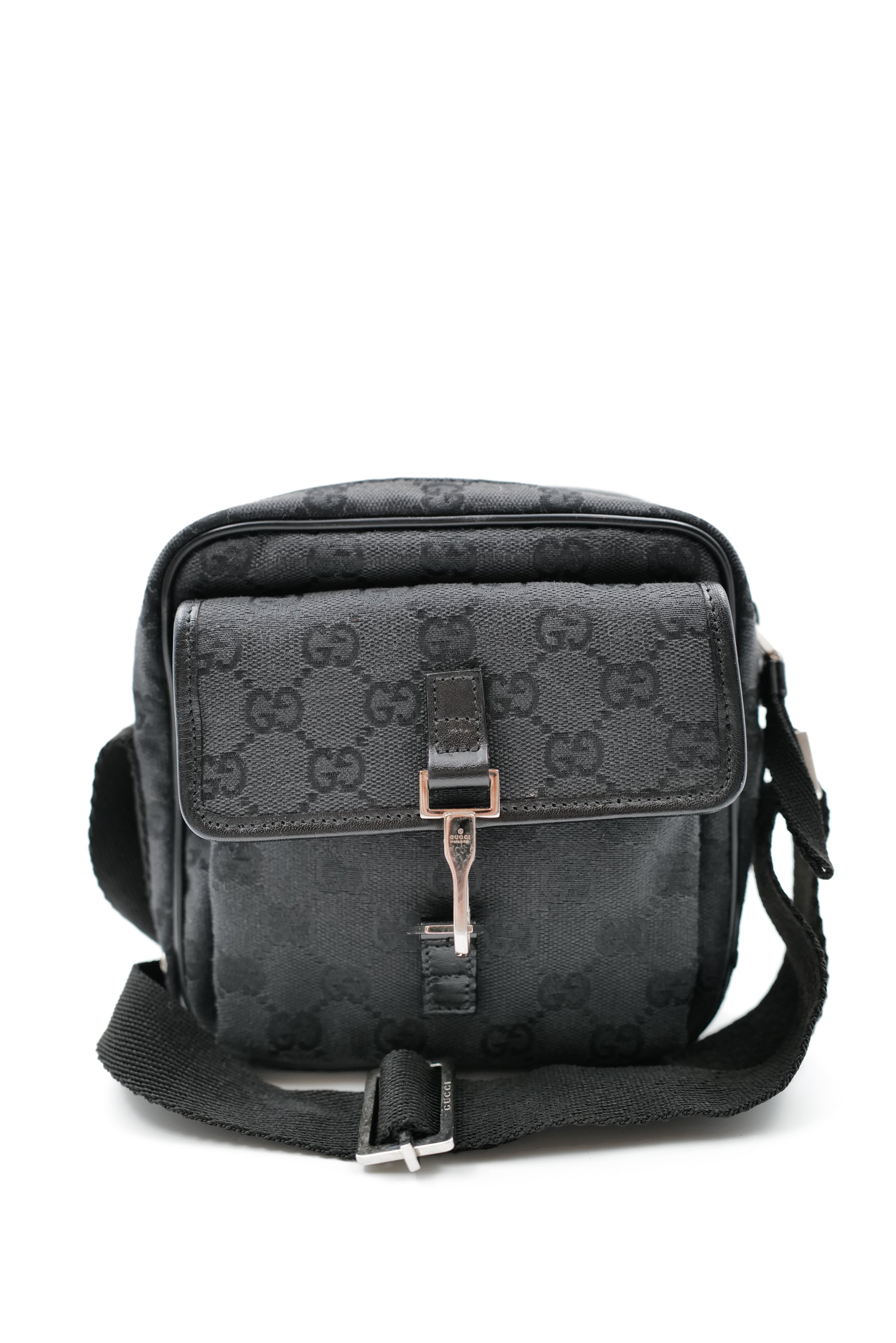 GUCCI_SHOULDER_BAG_GG_CANVAS_VINTAGE_90S_01
