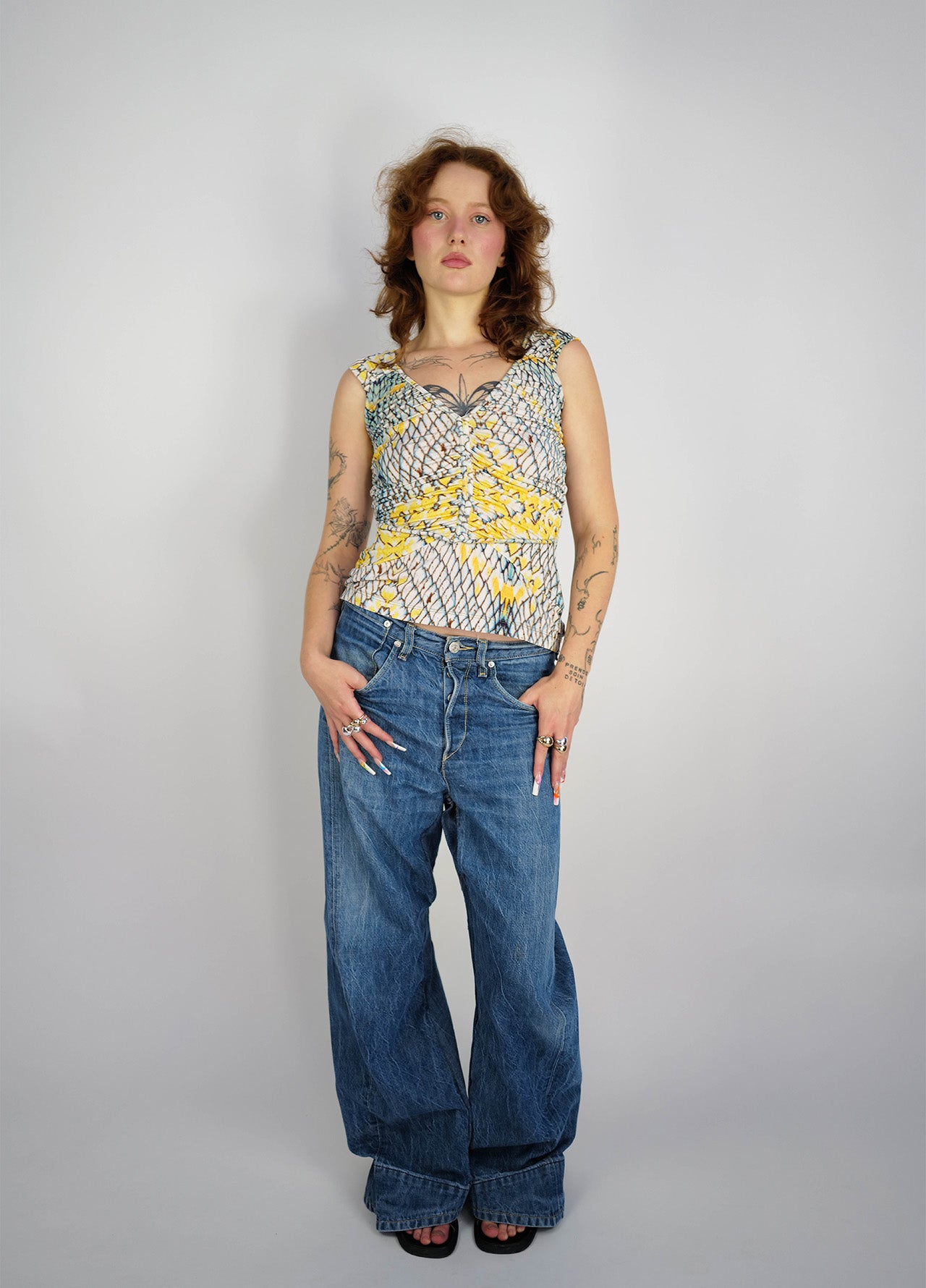 Haut-top-RobertoCavalli-Roberto-Cavalli-Vintage-2000-Y2K-motifs-yellow-jaune-white-blanc-1