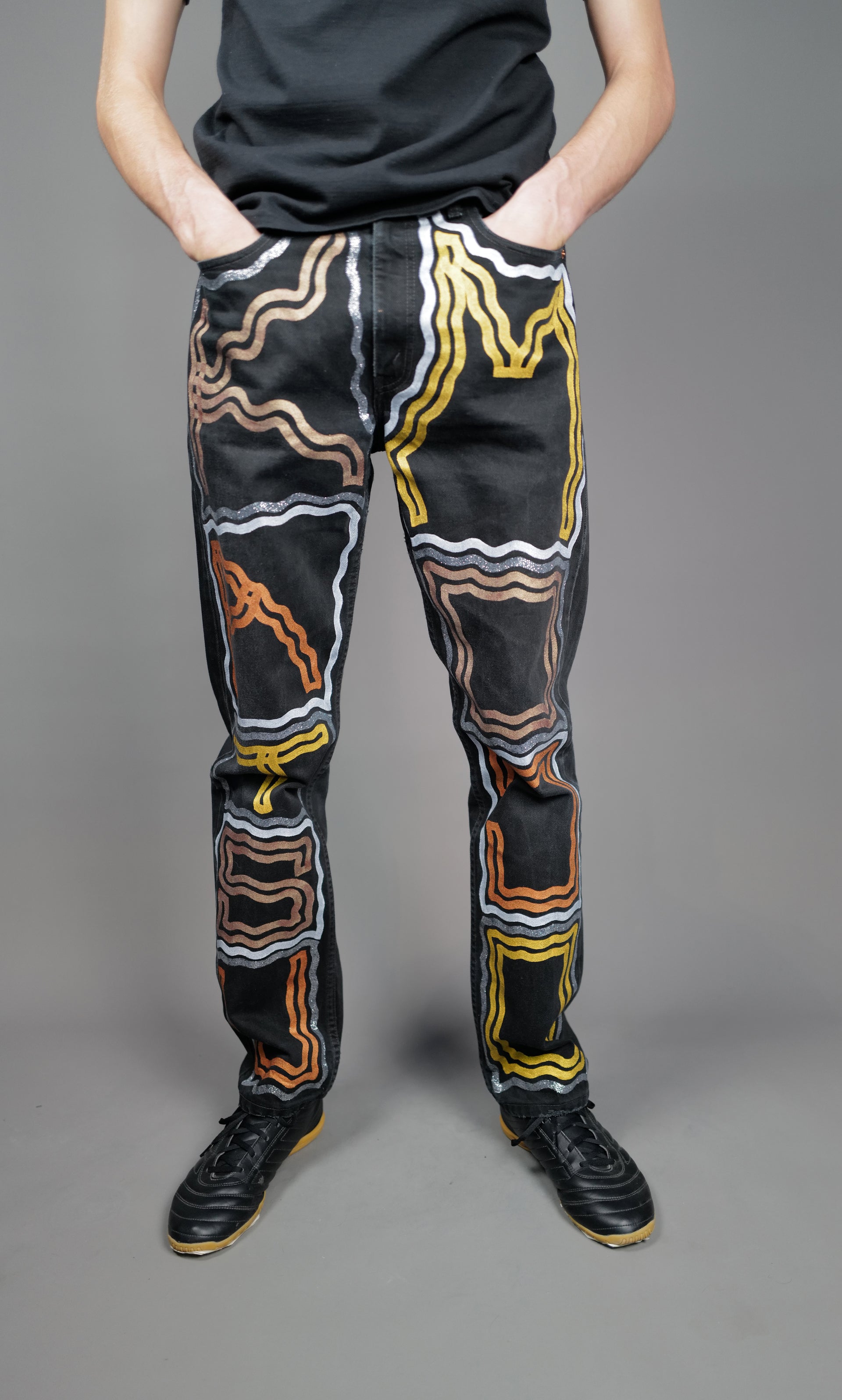 Jean Levi's Noir Vintage Upcycled by Josua Carvalho