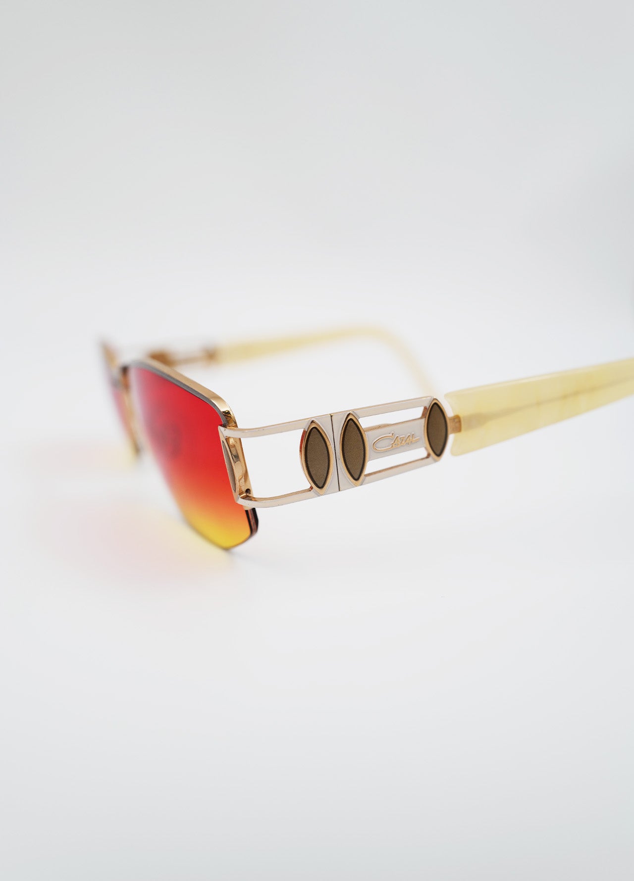 Lunette-Cazal-Verre-Teinte-Rouge-Orange-Design-Metal-Vintage-02