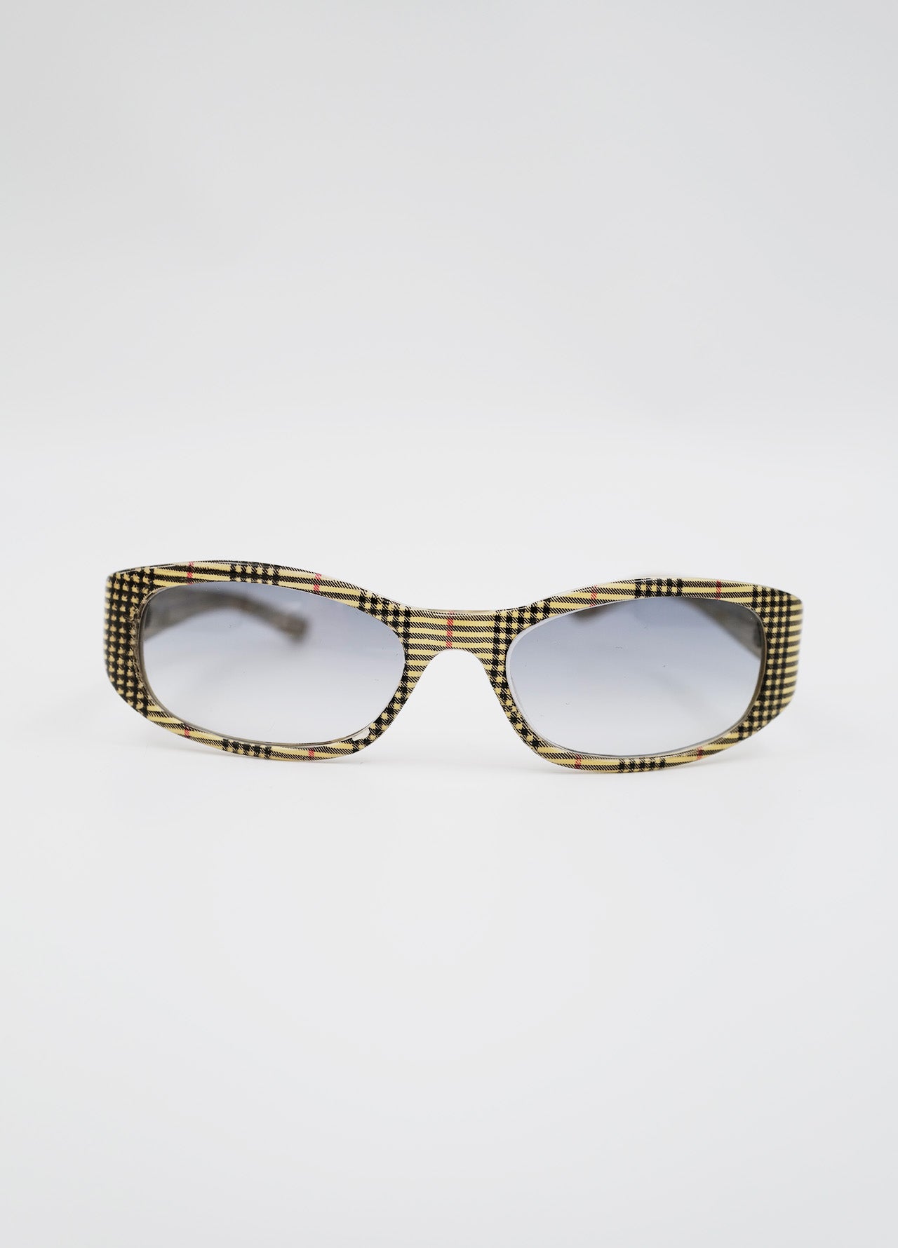 Lunette-soleil-sunglass-Burberry-reworked-vintage-tartan-beige-design-polymere-2