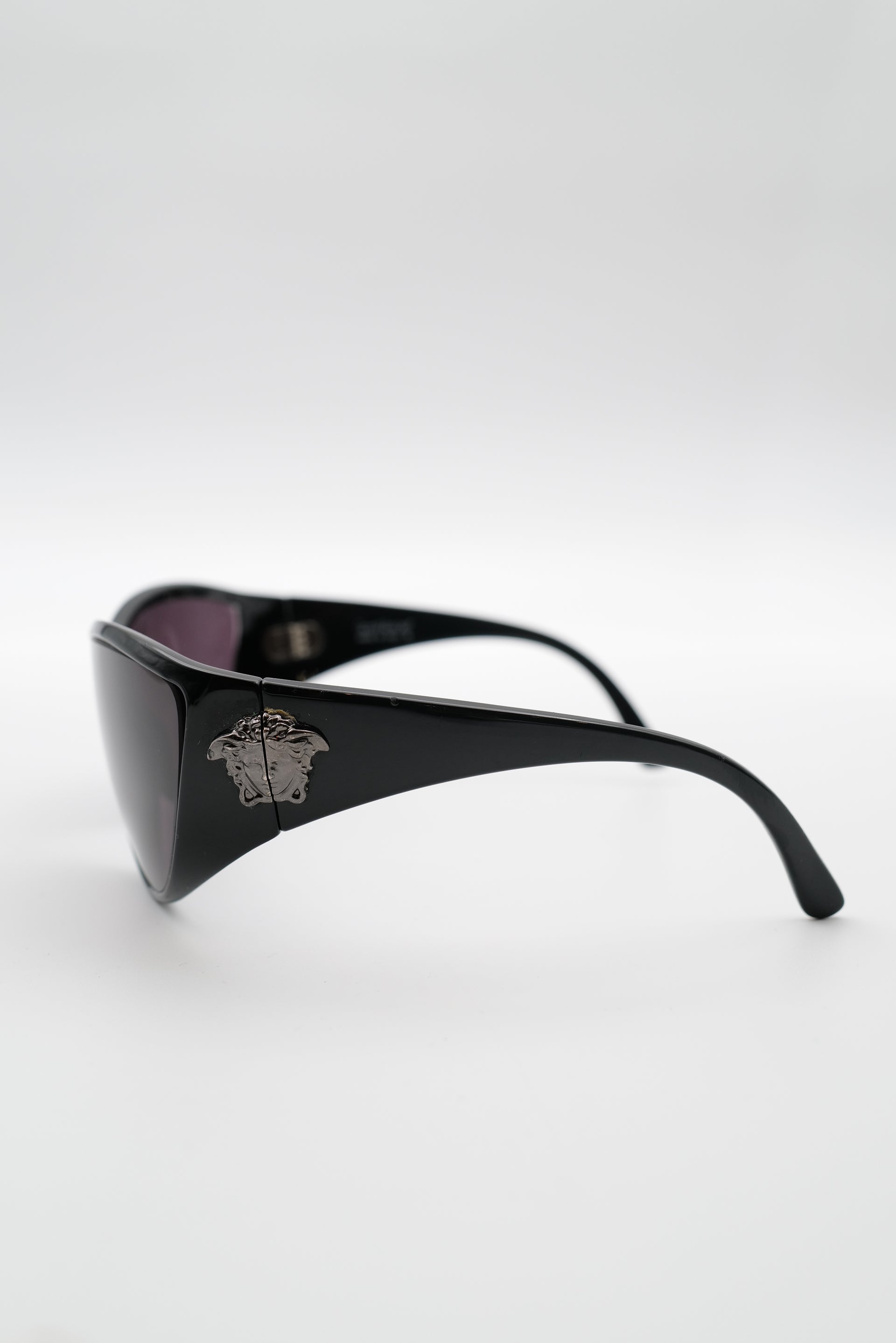 LunetteVersace_cadreetverrenoir_reworkedcote-001