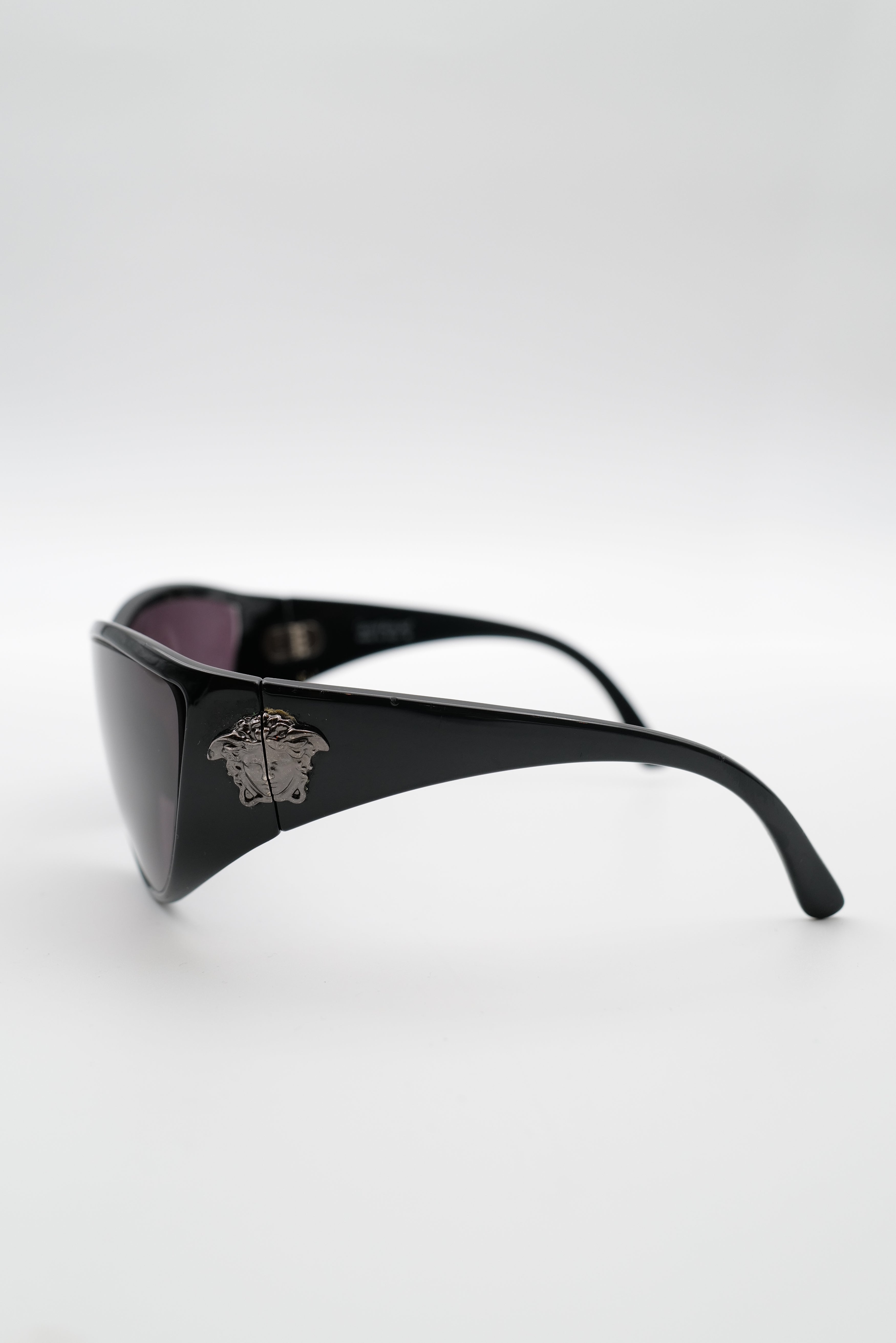 LunetteVersace_cadreetverrenoir_reworkedcote-001