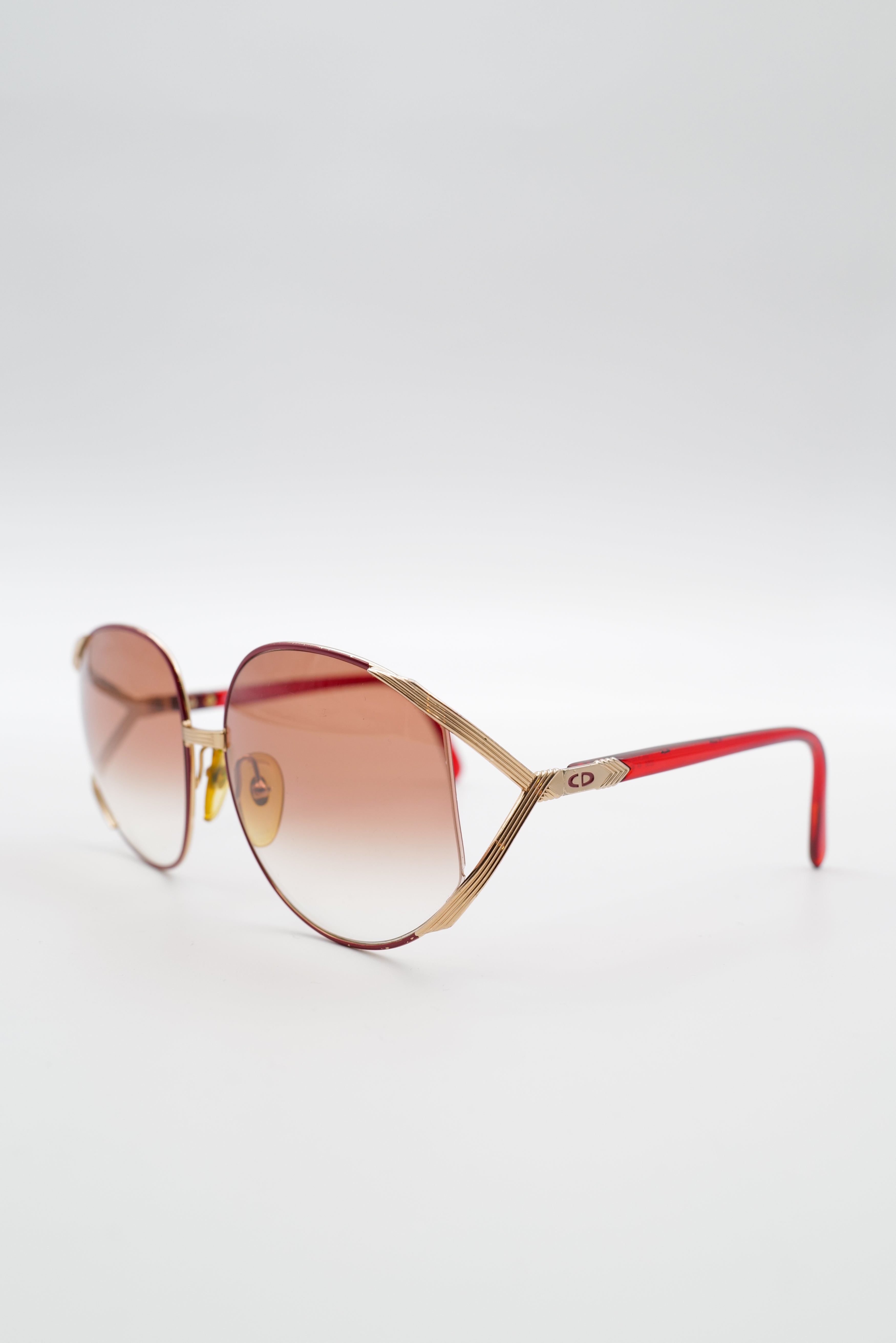 Lunette_Dior_cadrerouge_dore_verrefumerose_rare-001