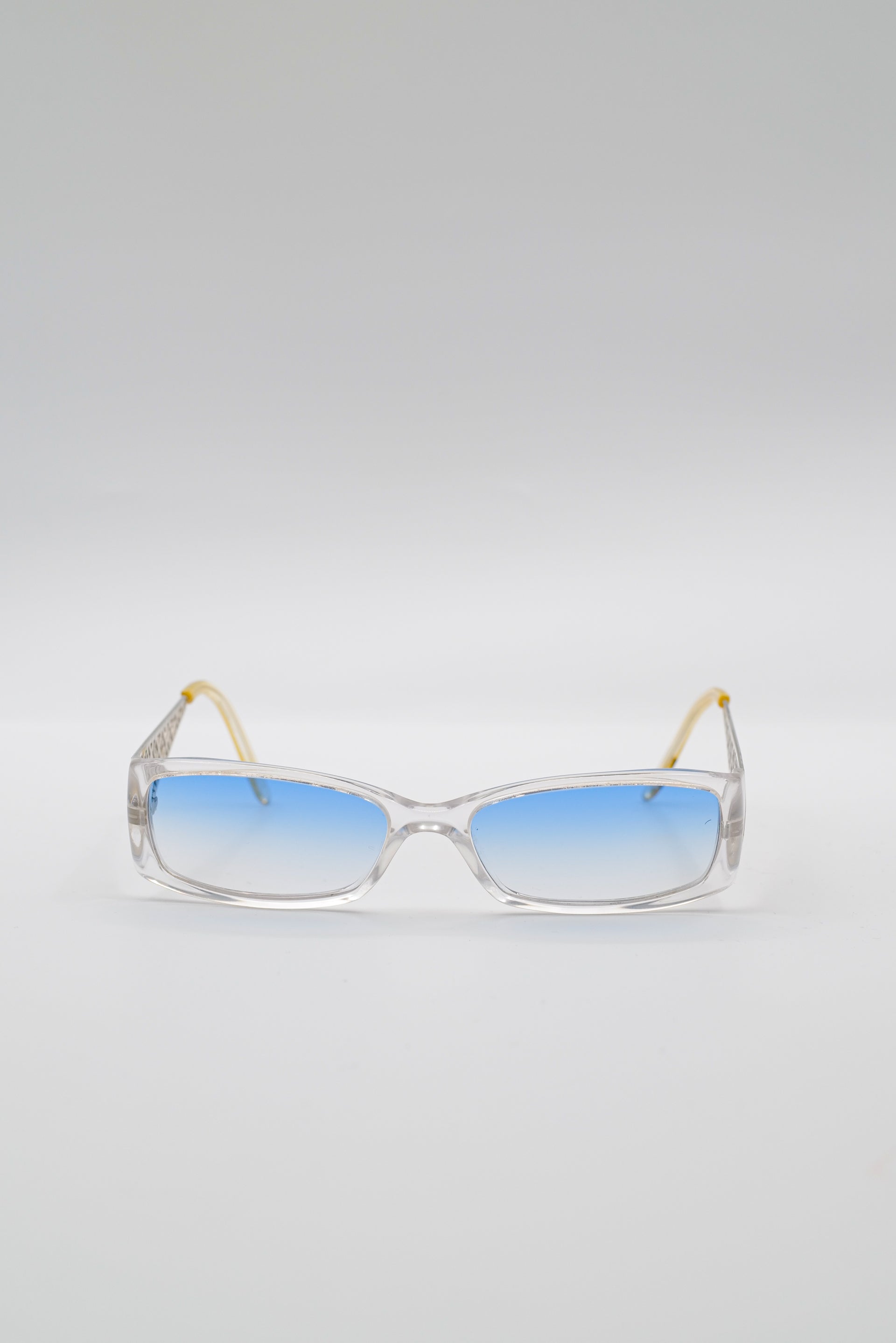 Lunette_Givenchy_cadretransparent_argente_verredegradebleuciel_reworked-001