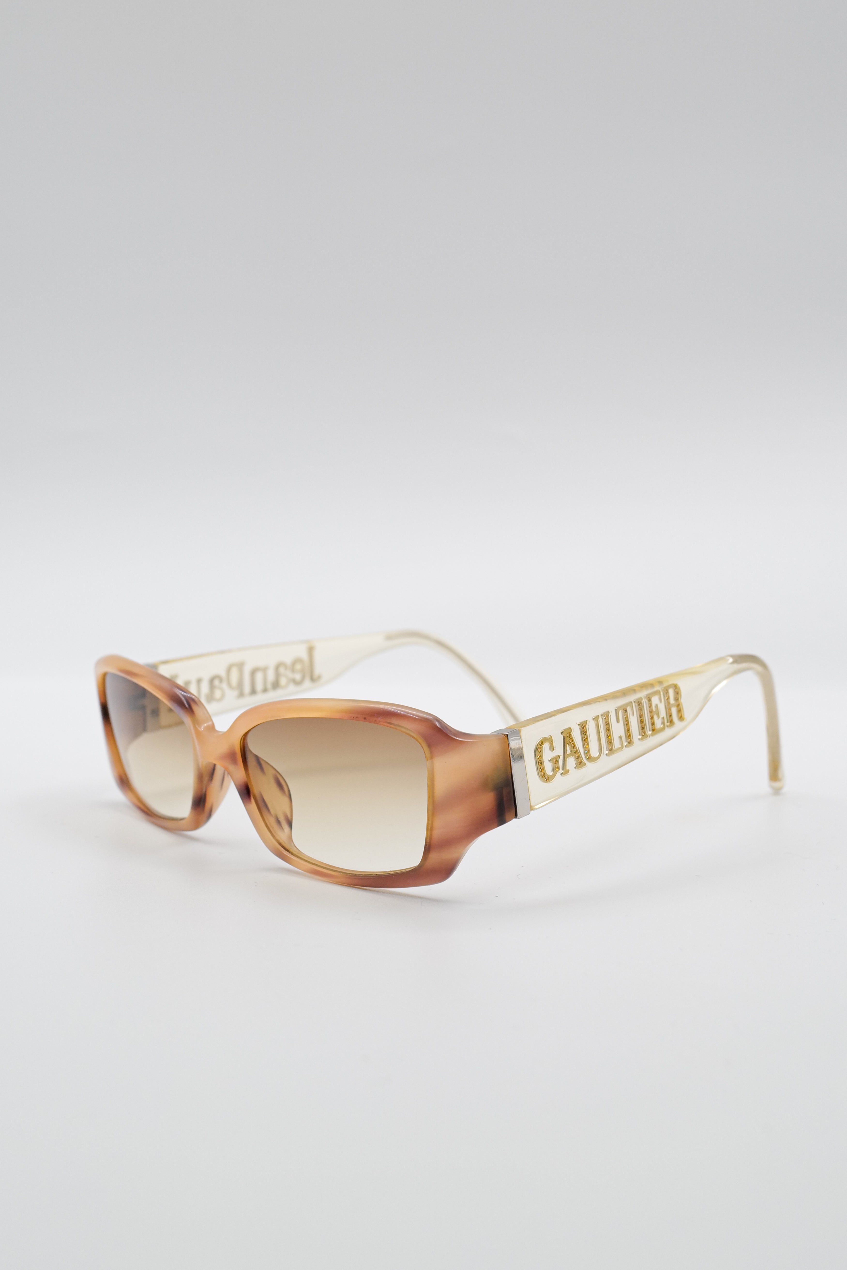 Lunette_Jeanpaul-gautier_cadrebeige_marron_reworkedcote-001