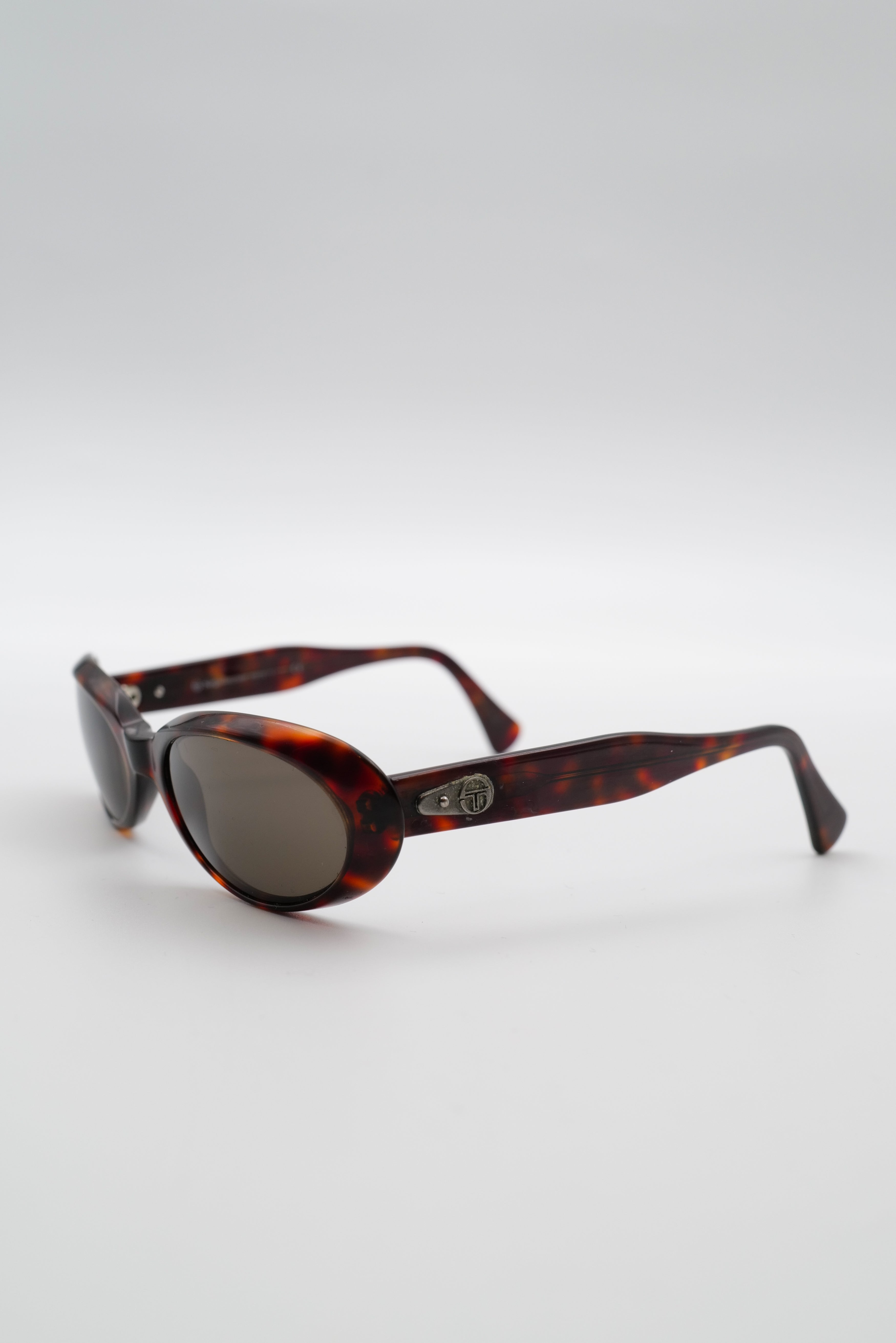 Lunette_SergioTacchini_cadrenoir_marron_verrenoircote-001