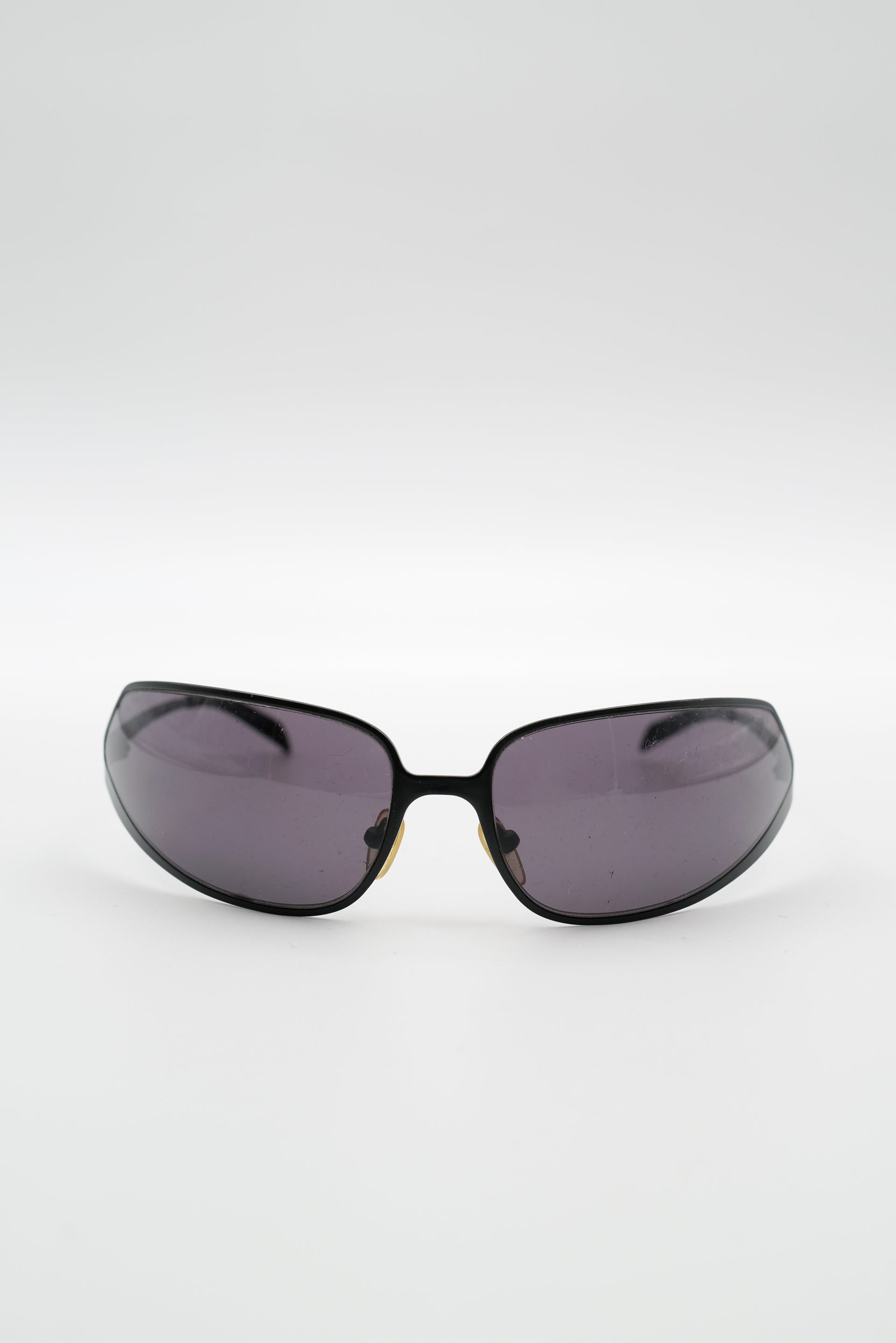 Lunette_Sting_cadrerebondit_noircote-002
