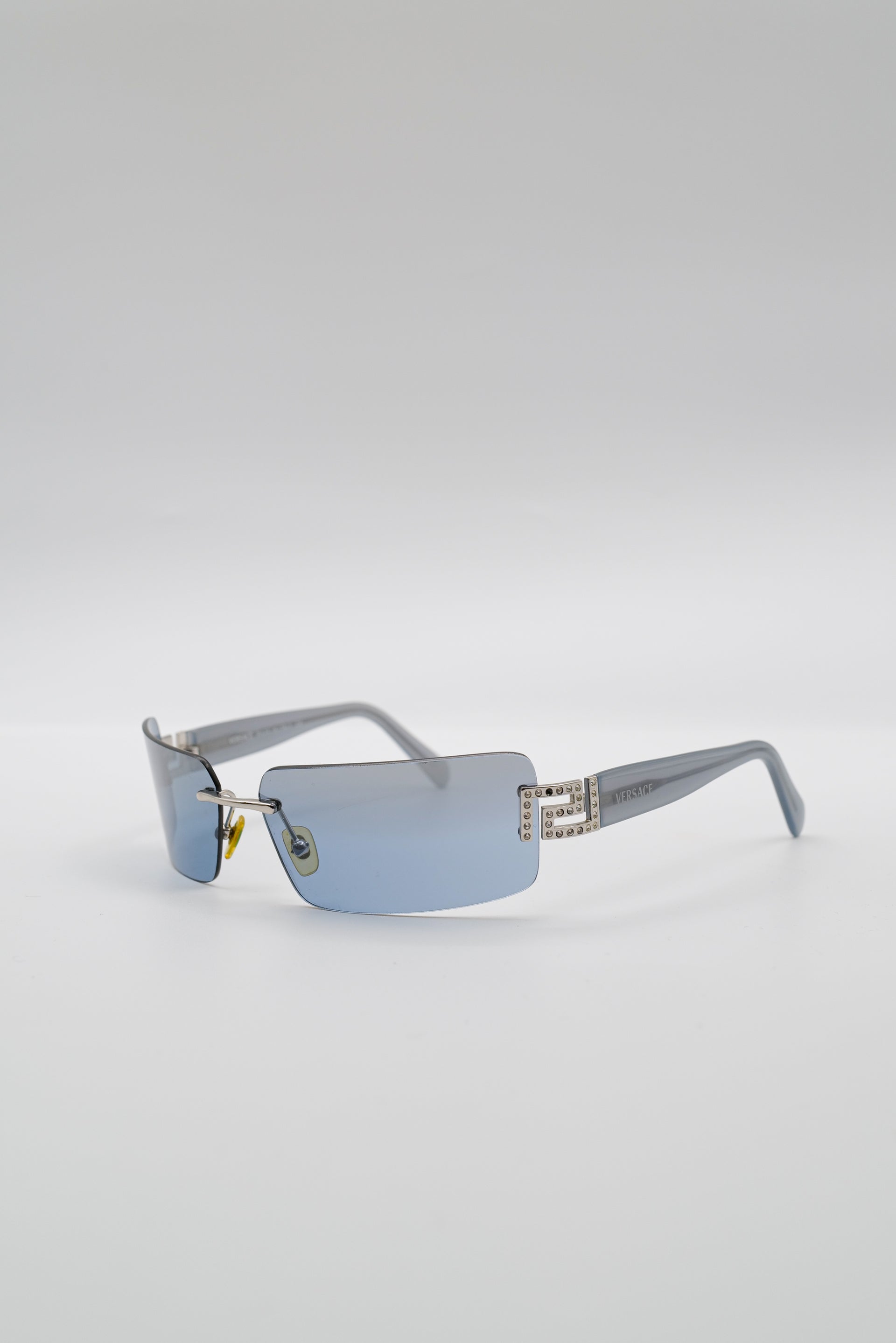 Lunette_Versace_Verrebleuclaireaveclogocote-001