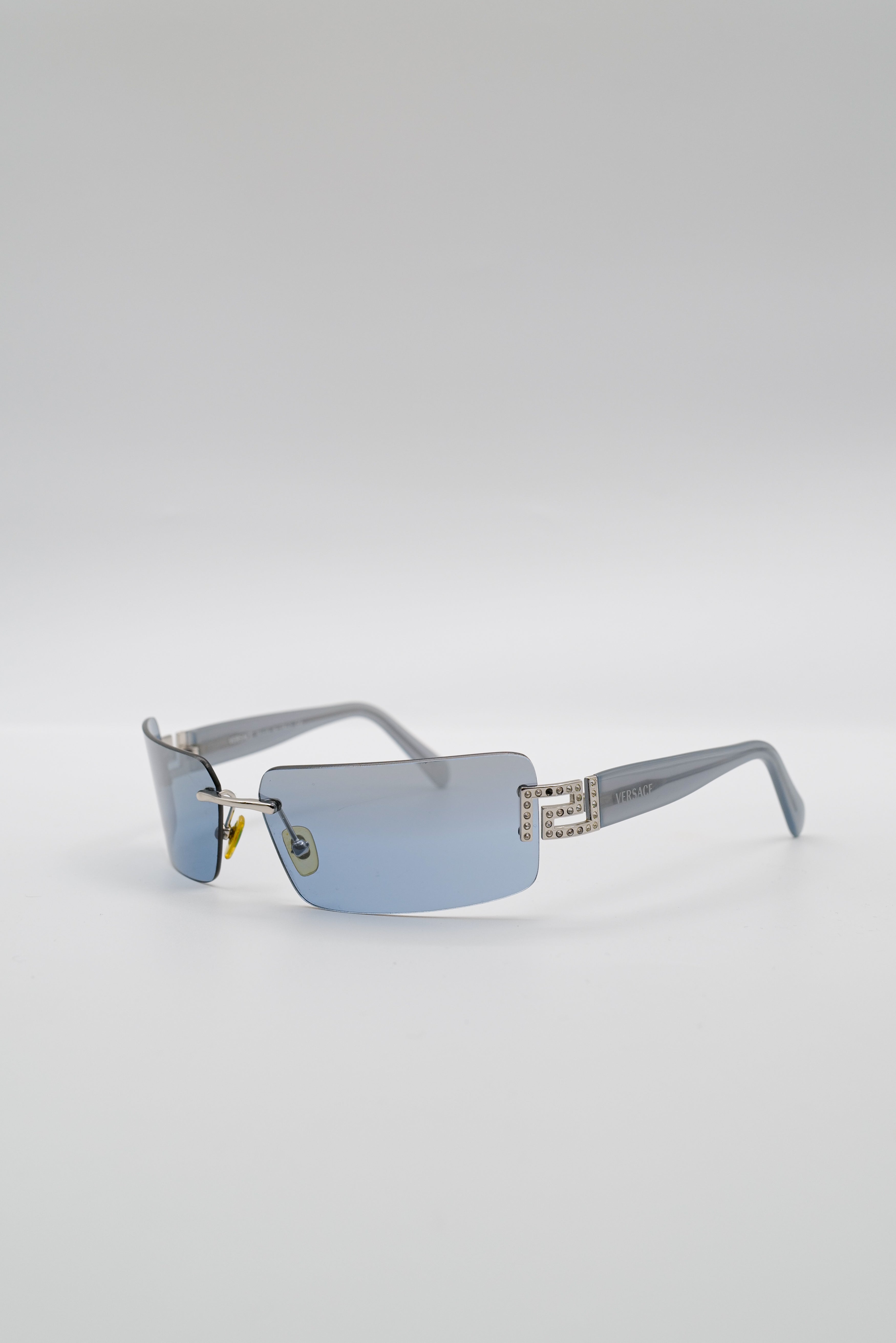 Lunette_Versace_Verrebleuclaireaveclogocote-001