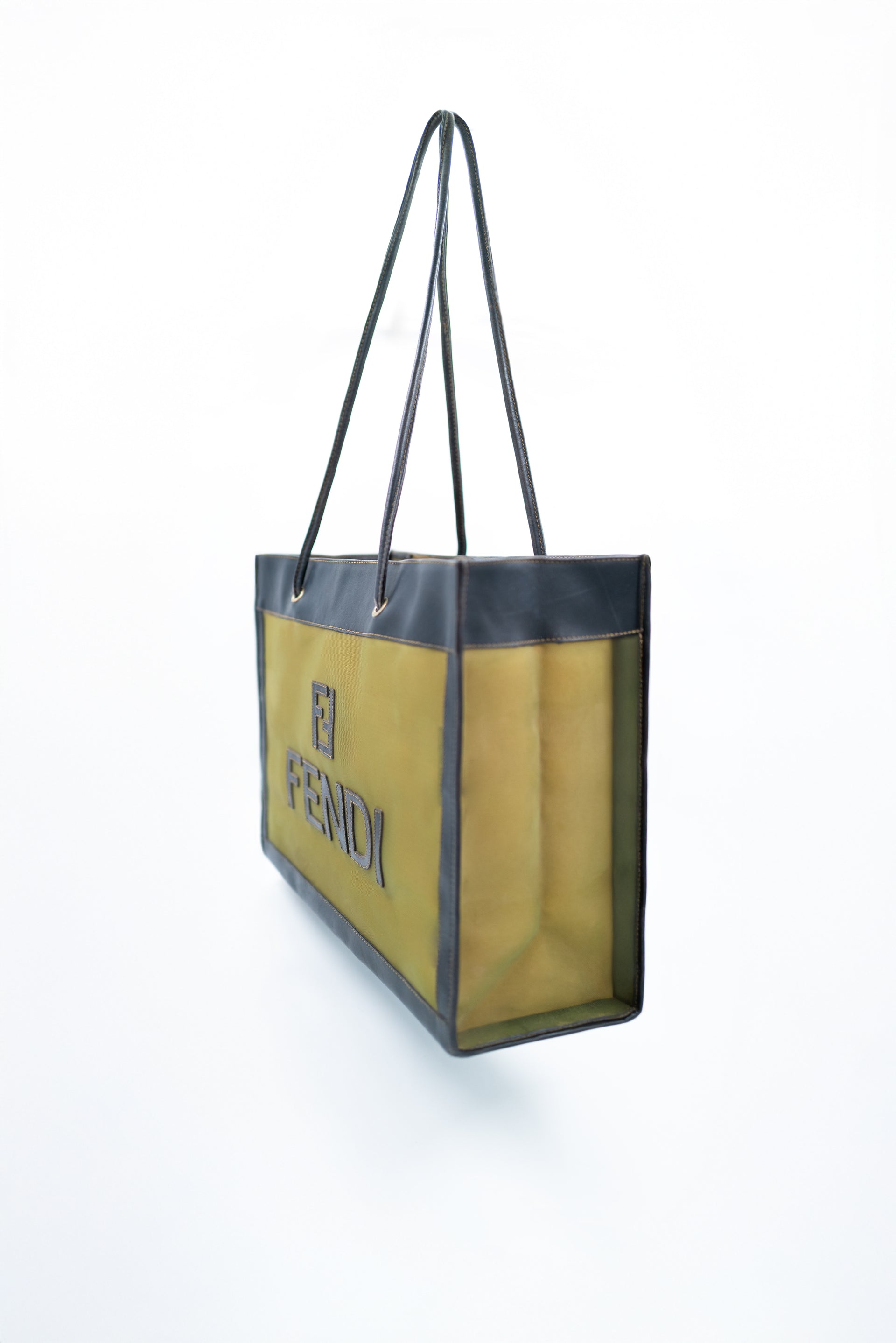 SAC-CABS-FENDI-NOIR-TOILE-VINTAGE-002
