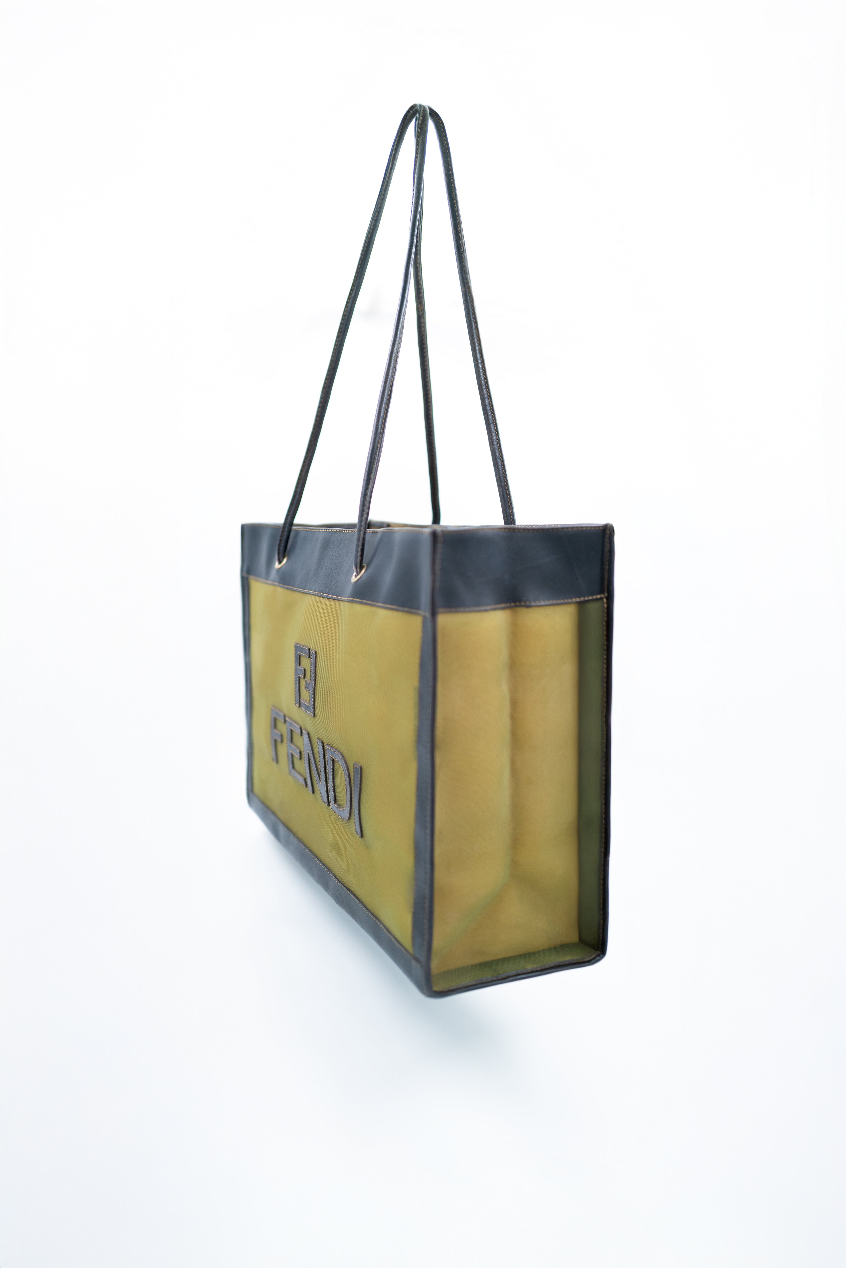SAC-CABS-FENDI-NOIR-TOILE-VINTAGE-002