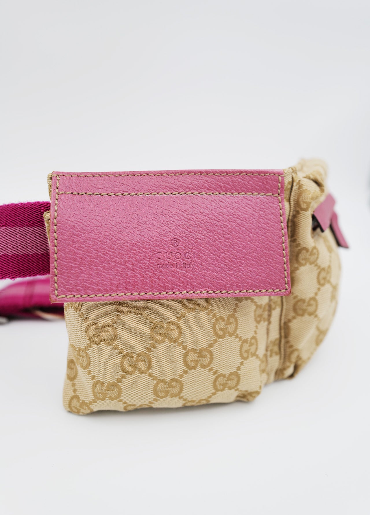 Sac-Gucci-Sac-Ceinture-Rose-Beige-Monogramme-Guccisima-Vintage-05