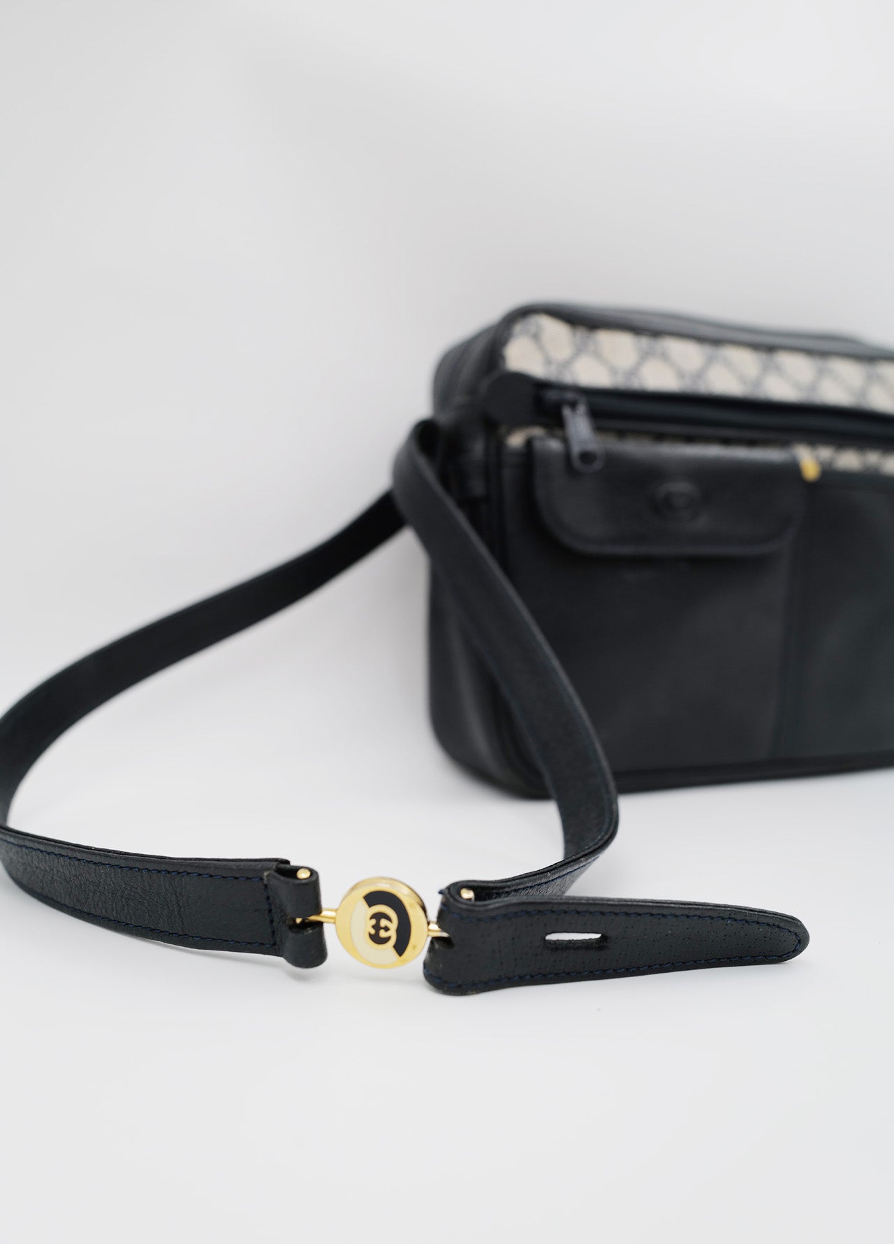 Sac-bag-messenger-bandouillere-Gucci-GG-Bree-crossbody-Vintage-Circa-80-Navy-bleu-2