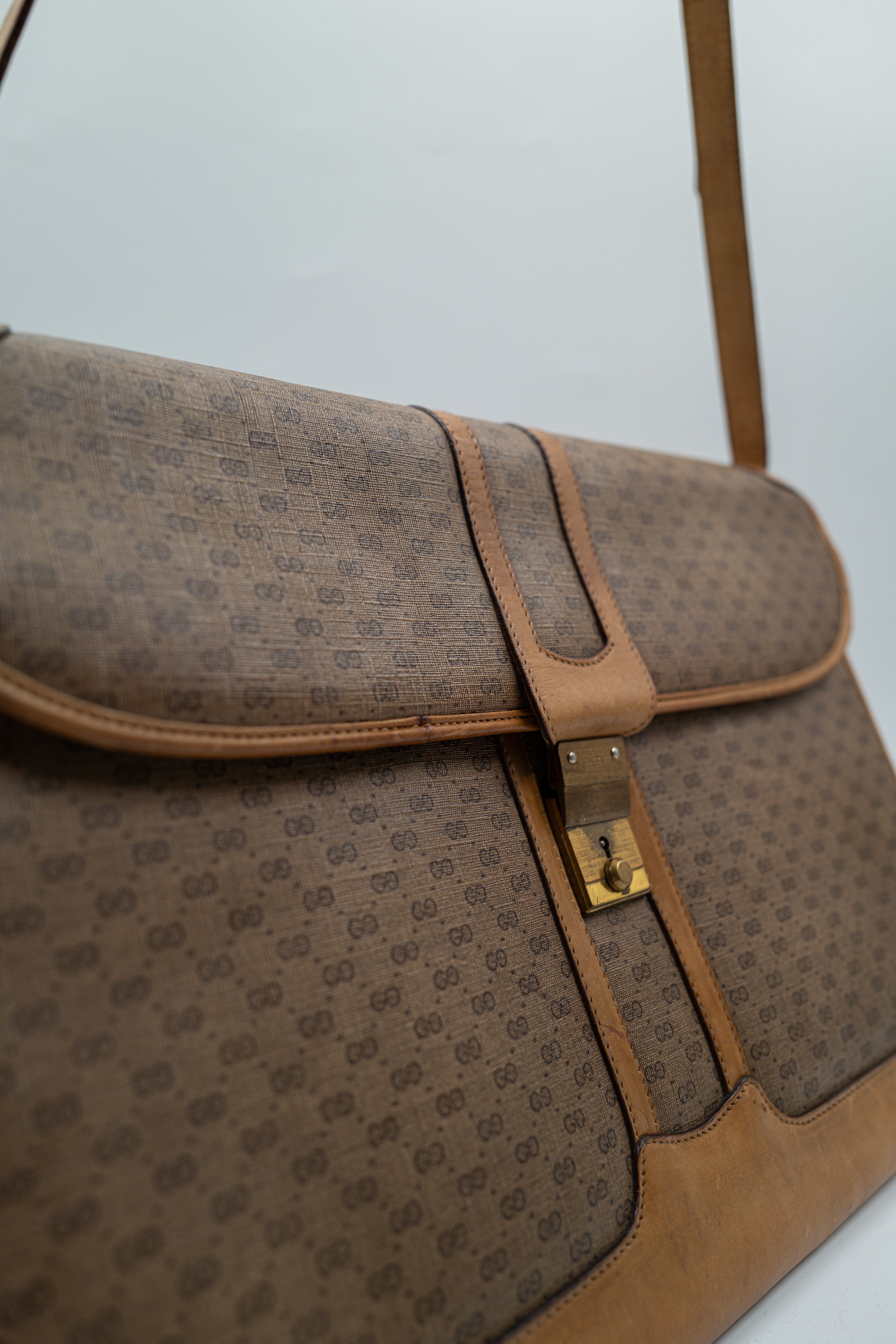 sac_gucci_toile_cuir_monogramme_beige_vintage_01
