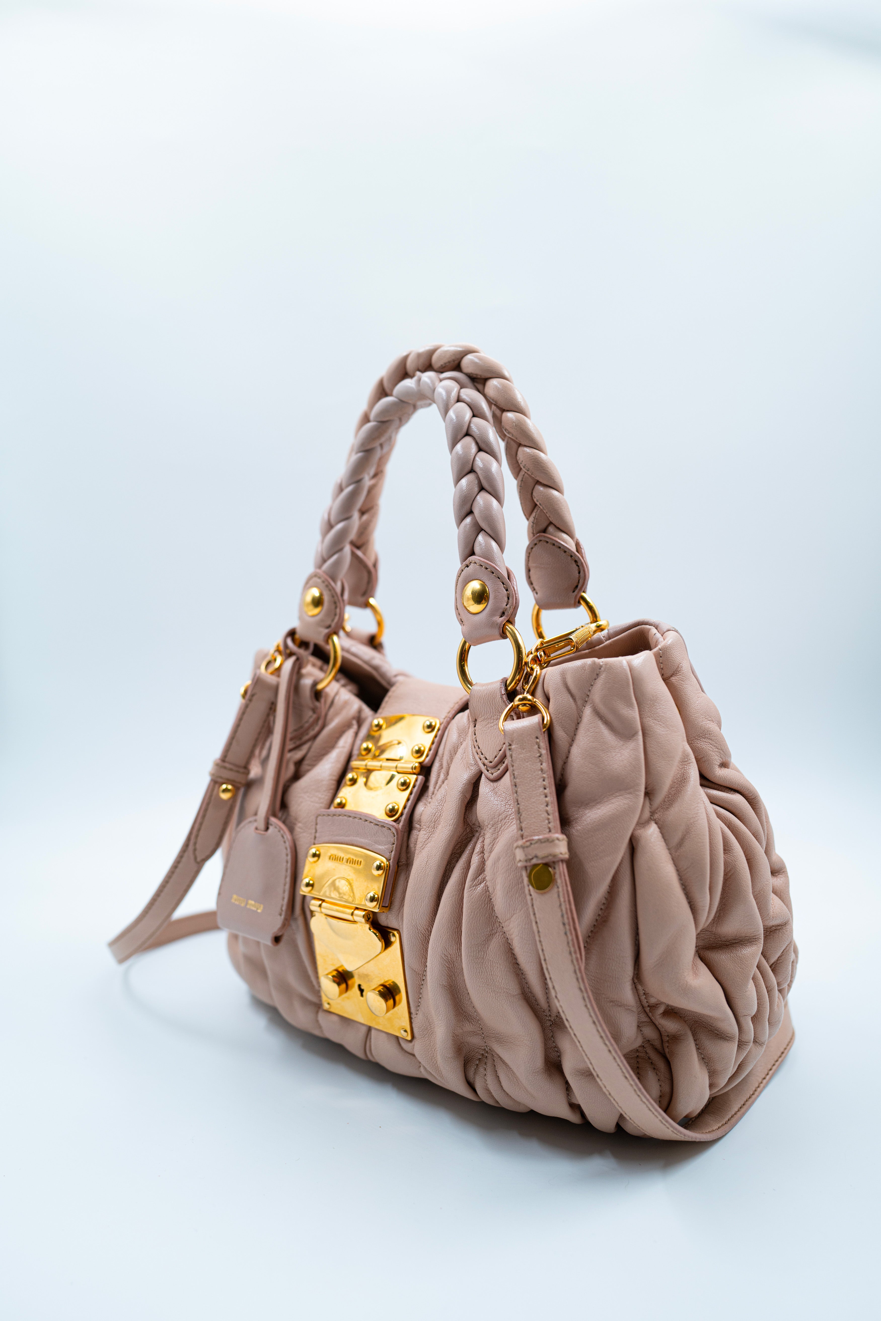 sac_miumiu_matelasse_cuir_rose_dore_vintage_03