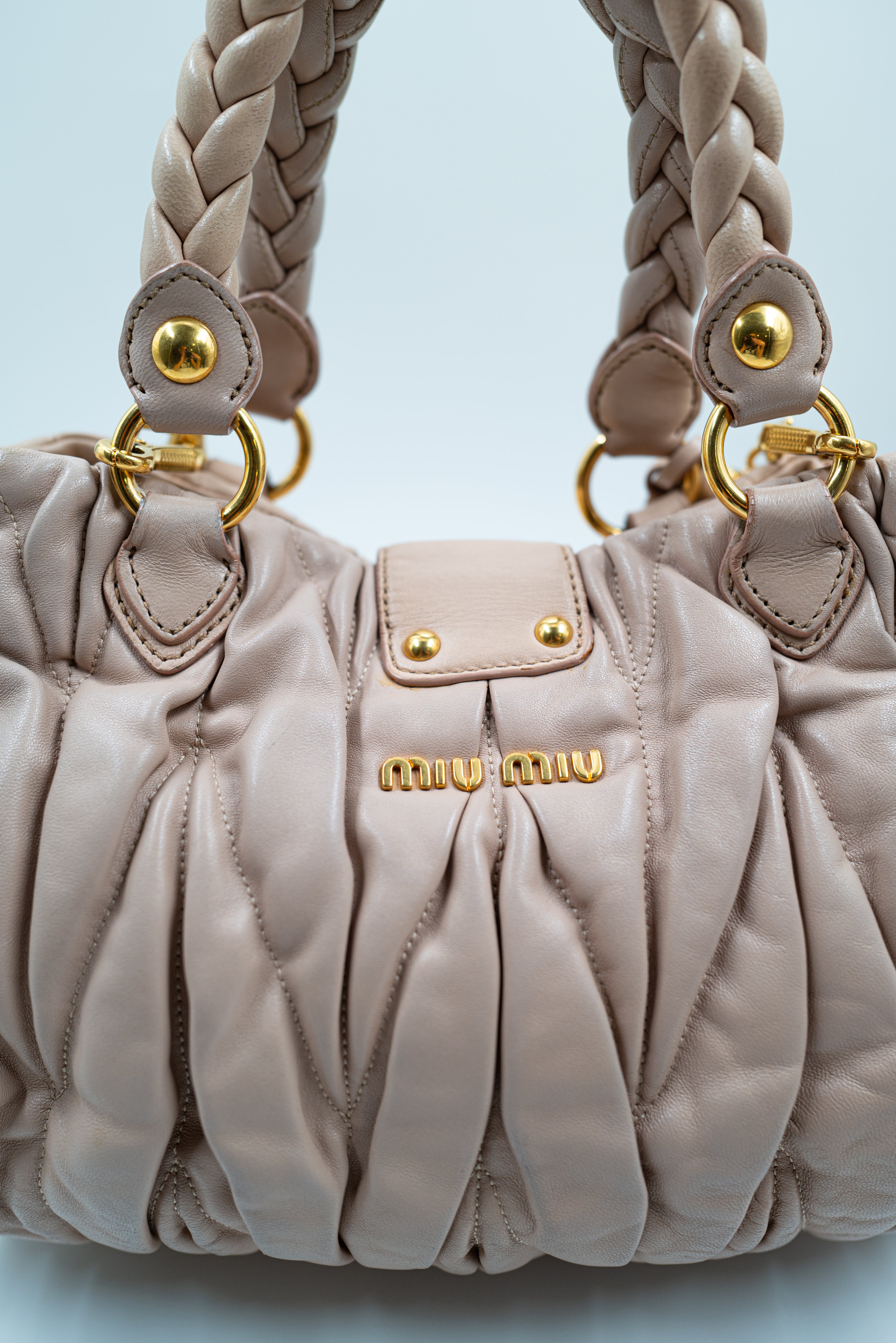 sac_miumiu_matelasse_cuir_rose_dore_vintage_05